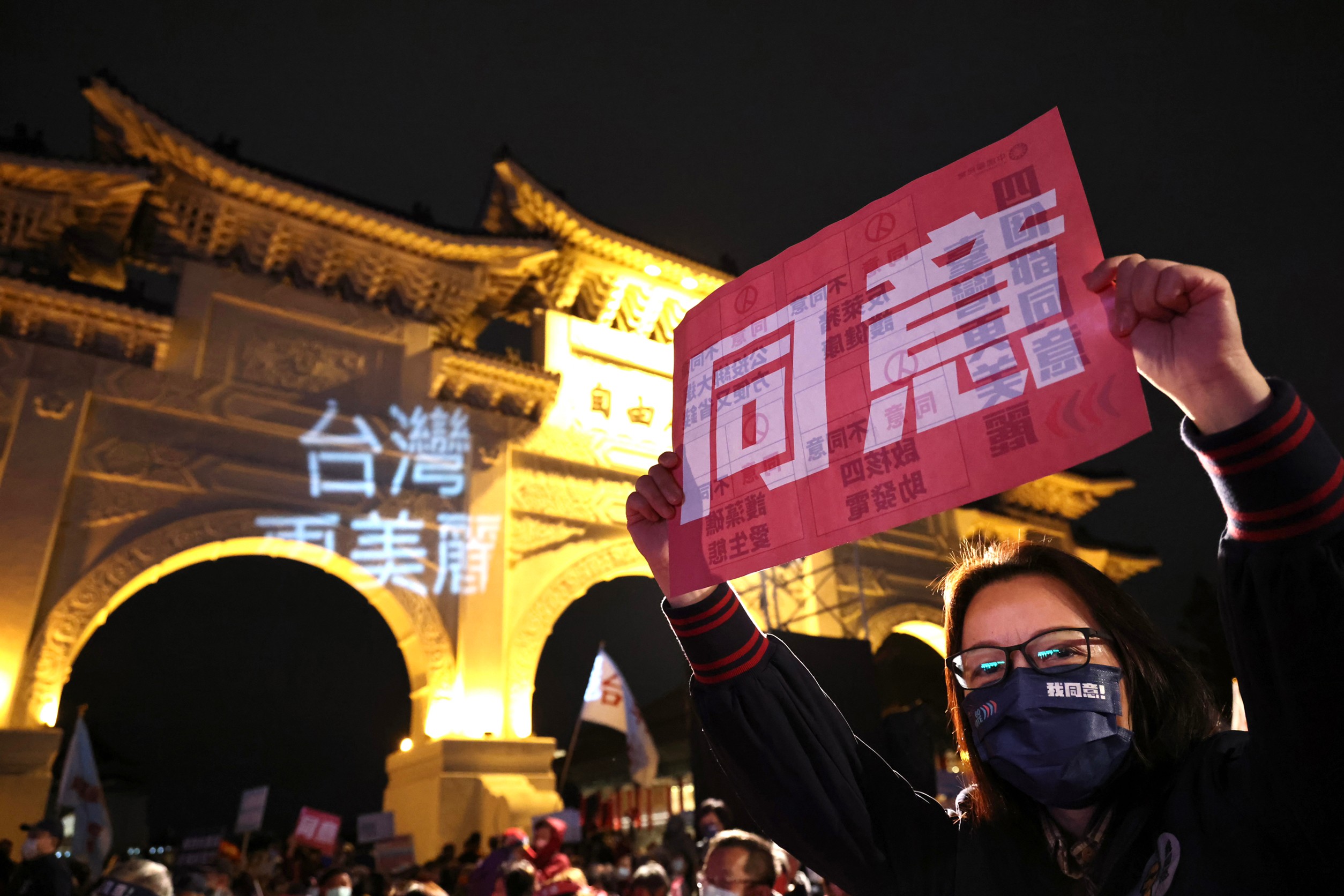 公投最後衝刺！朱立倫夜宿自由廣場催票　喊話「站出來投四個同意」