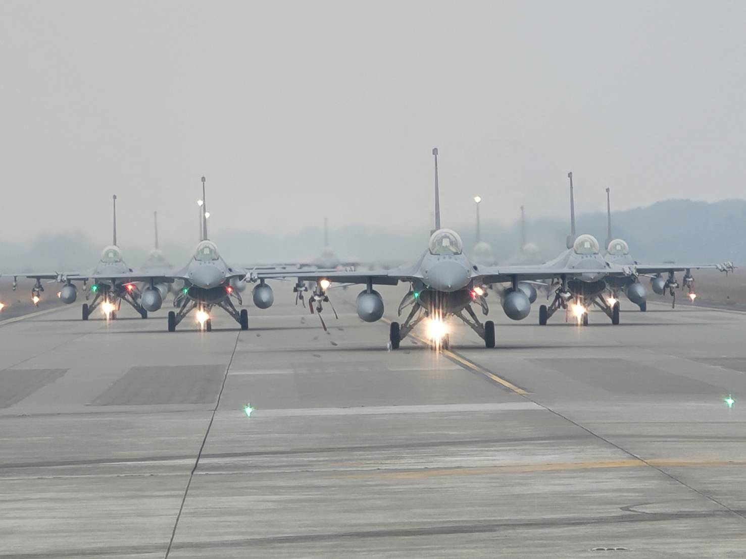 共機三天兩頭來犯！國軍護空域　空軍秀F-16V戰力捍衛領空