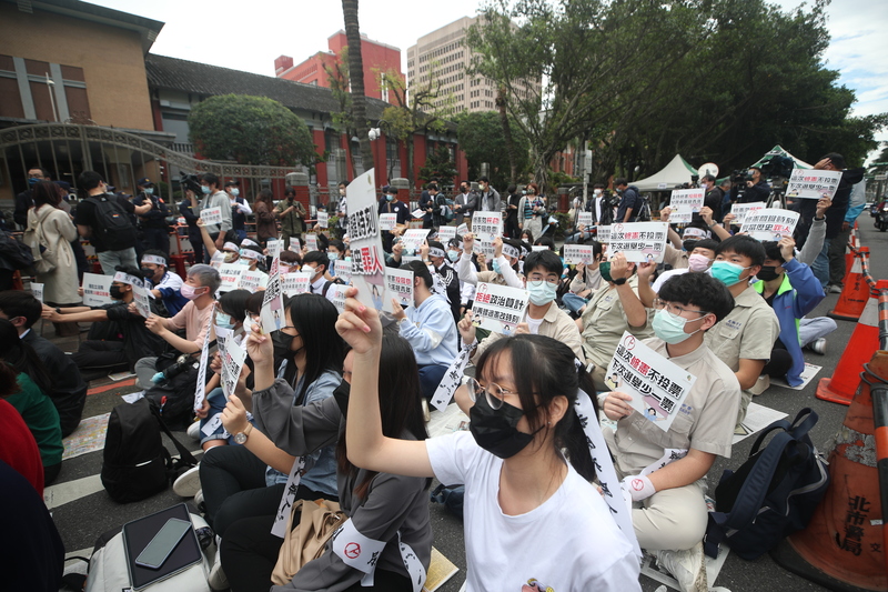 國民黨反對公民複決綁大選　民進黨：害怕年輕人參政